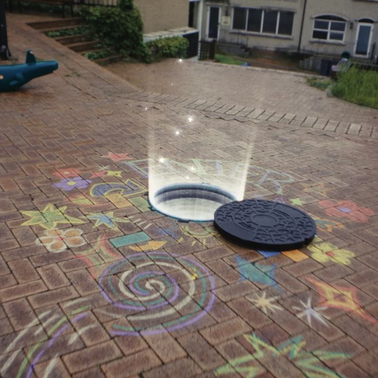  a scene from ILLITS jellyous music video